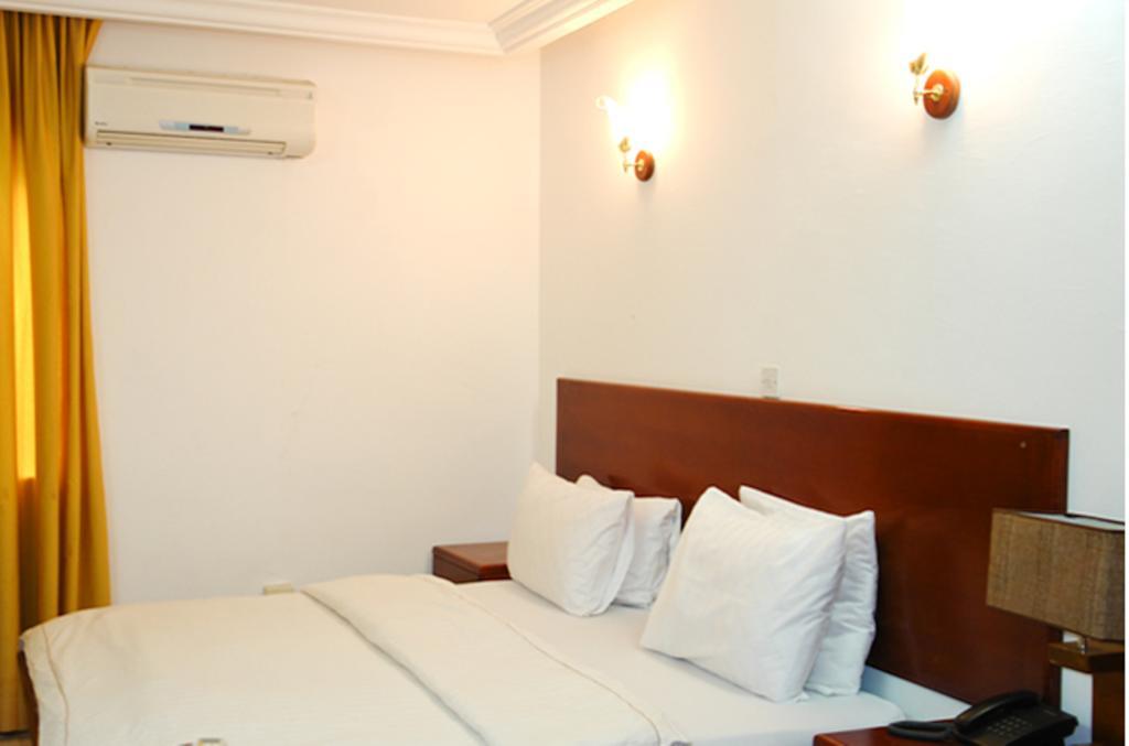 Afrikiko River Front Resort Akosombo Pokoj fotografie